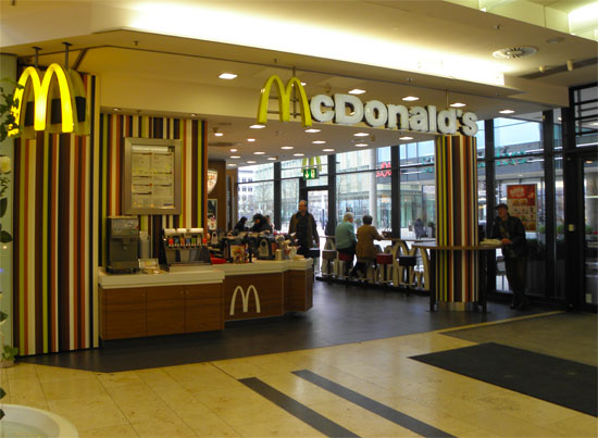 Das McDonald’s-Restaurant in München (Willy-Brandt-Platz)