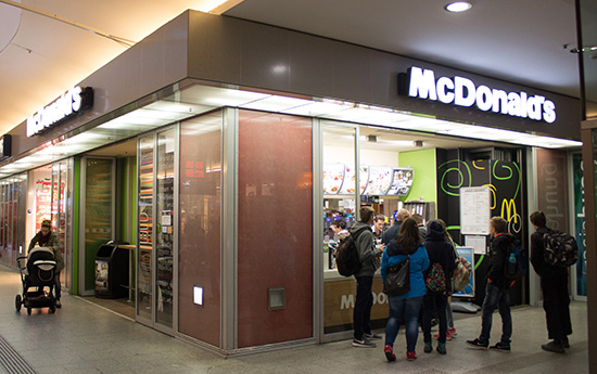 Das McDonald’s-Restaurant in Erfurt (Willy-Brandt-Platz)