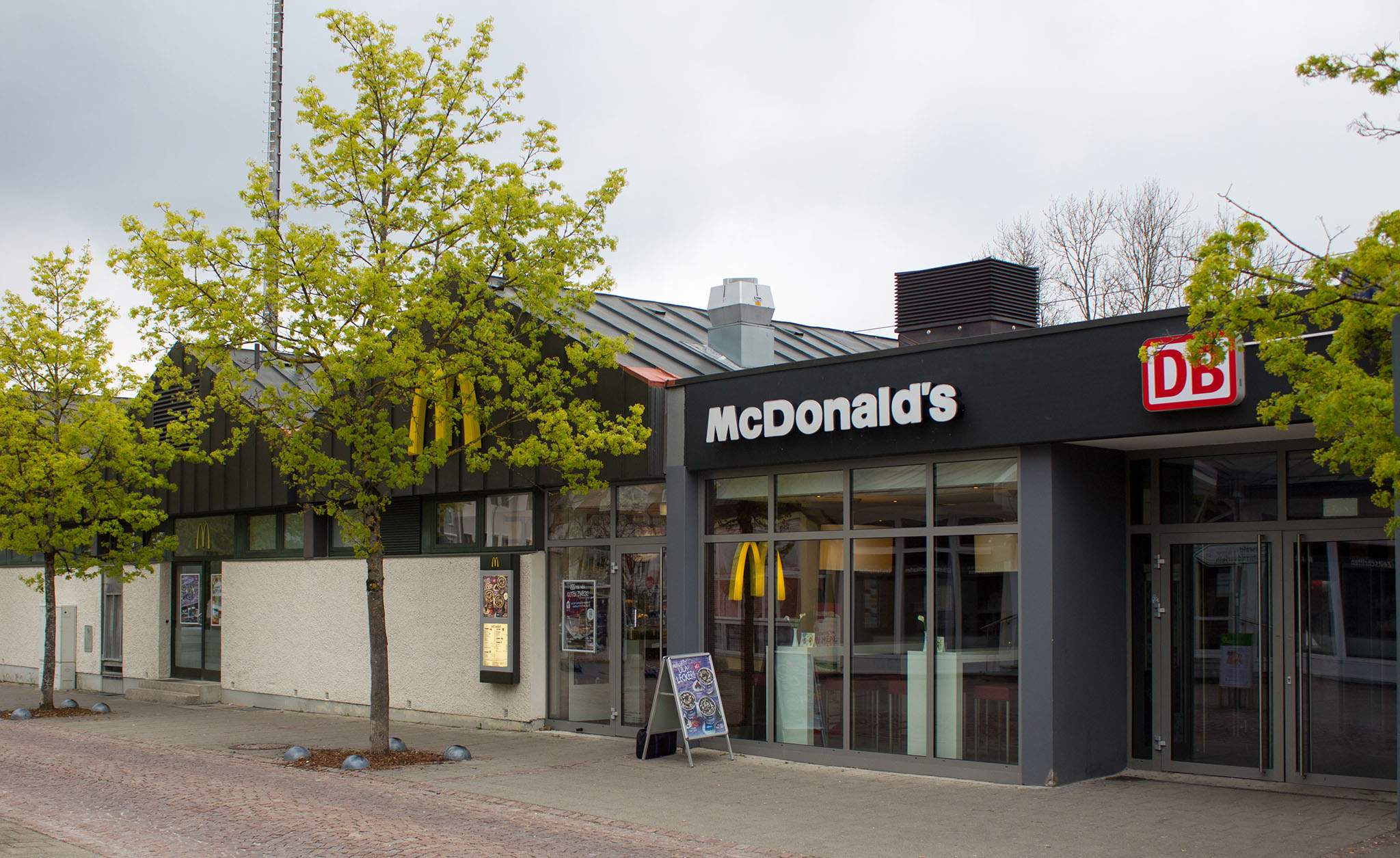 Das McDonald’s-Restaurant in Wolfratshausen (Bahnhofstraße)