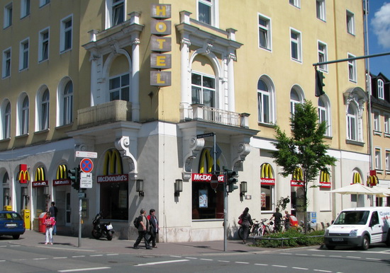Das McDonald’s-Restaurant in Fürth (Rudolf-Breitscheid-Straße)