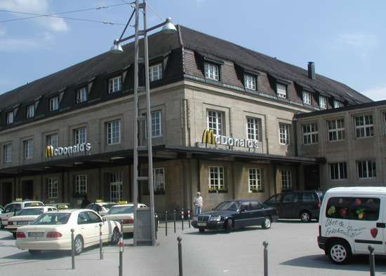 Das McDonald’s-Restaurant in Karlsruhe (Hauptbahnhof)