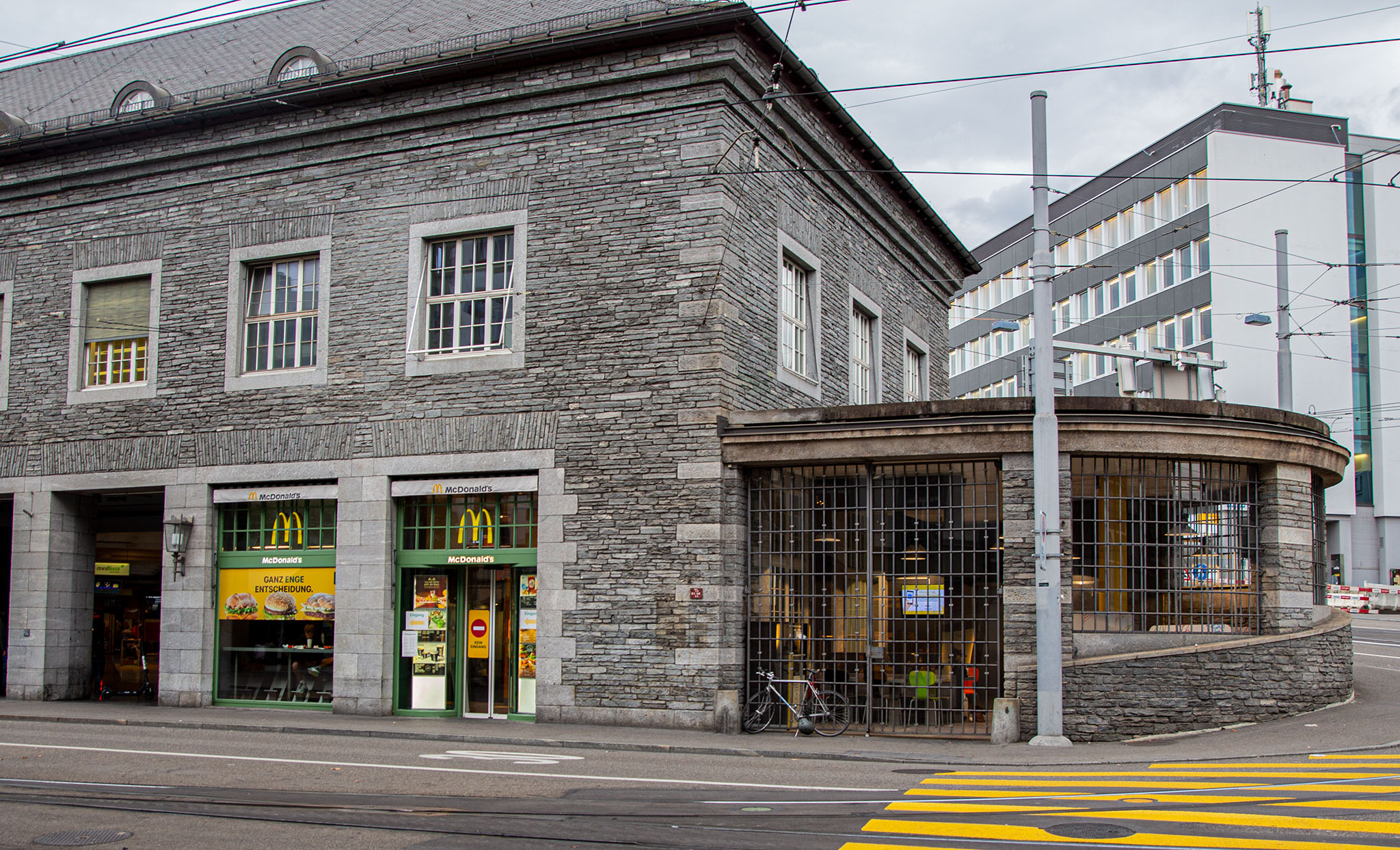 Das McDonald’s-Restaurant in Zürich (Tessinerplatz)
